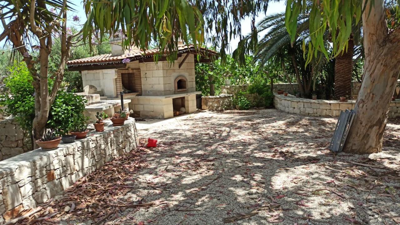 Villa Beatrice Serranova Exterior photo